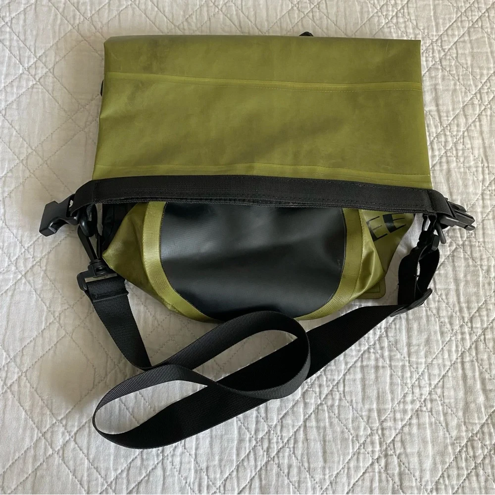 Heeta 10L Waterproof Dry Bag Olive Green - Picture 7 of 7